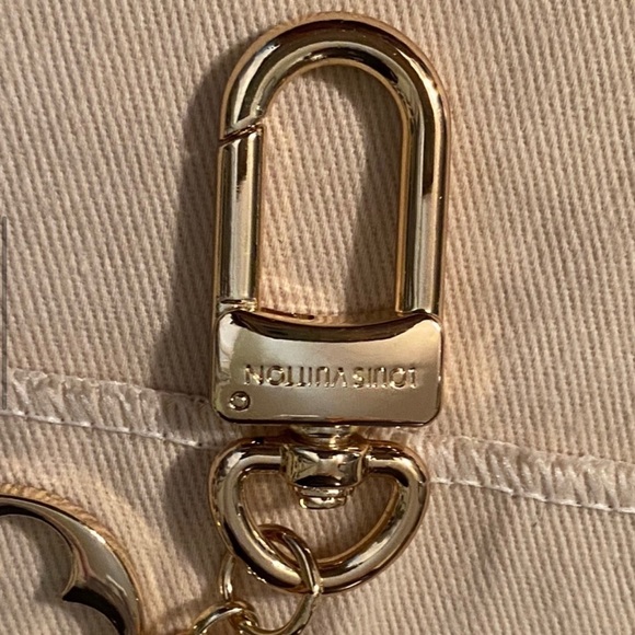 👑✅PRICE FIRM✅AUTHENTIC Louis Vuitton Fleur De Charm Accessory - Picture 7 of 17